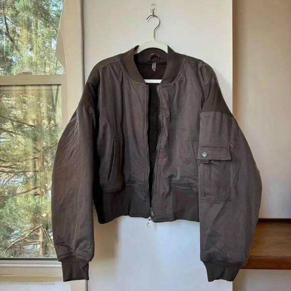 NNWT Free People Padded Cropped Bomber Jacket Dark Gray Black XL - Picture 1 of 8